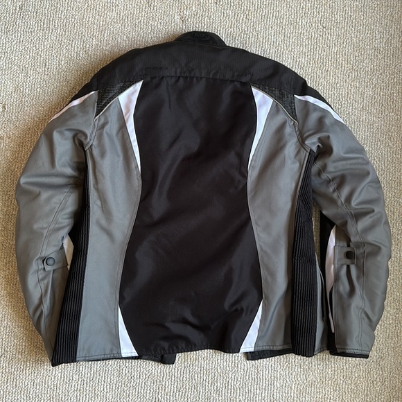 NWOT Women’s Bilt motorcycle jacket - Picture 5 of 6